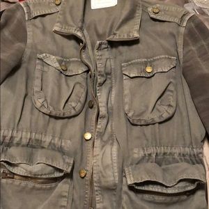 Cargo jacket with flannel sleeves